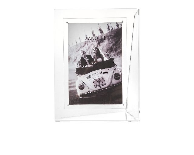 Picture frame toe