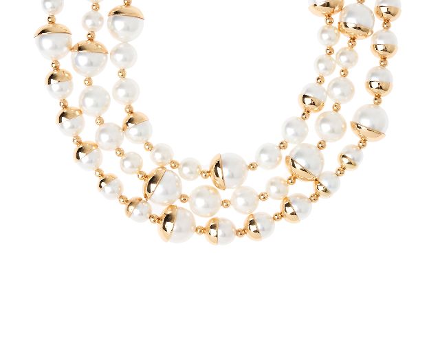 Collana fashion mood ottone dorata con tre fili di perle