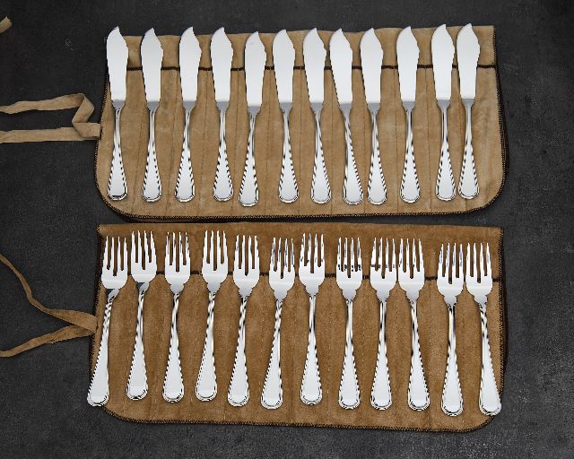 Fish cutlery set silver 1238 grammi 24 pieces in english style