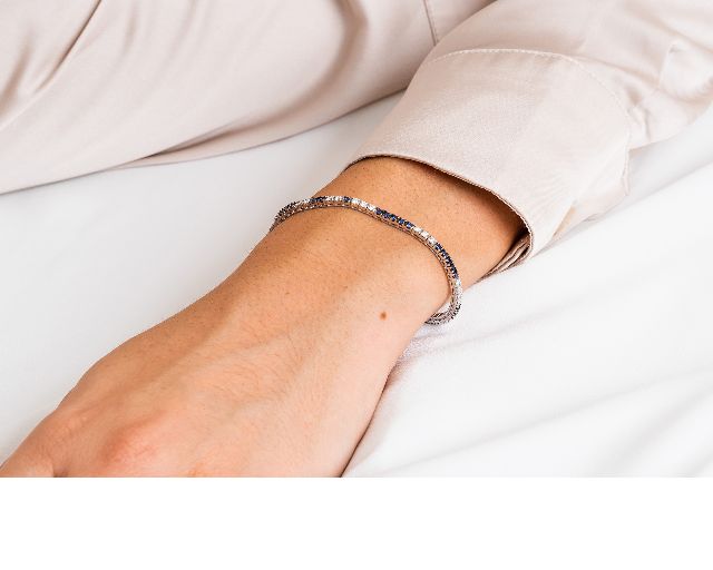 Tennis bracelet gold 750‰ diamonds ct. 0.85 and sapphires ct. 1.45