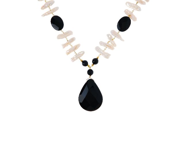 Collana argento dorato con chips di perle e agata nera