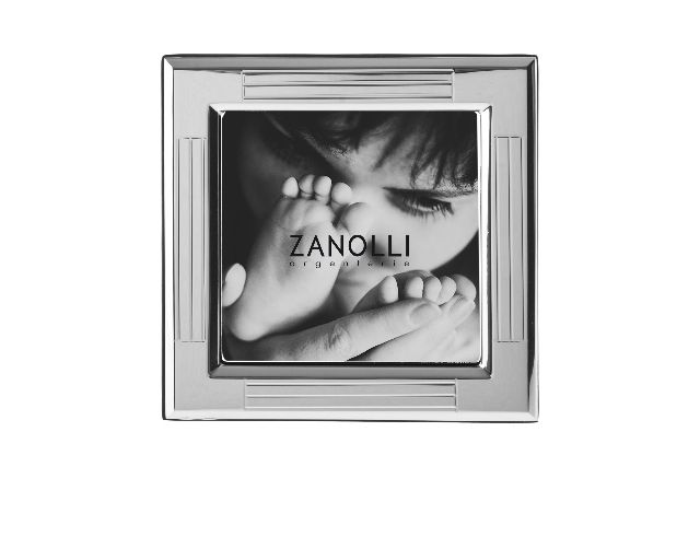 Cornice argento a fascia rigata con angoli lucidi